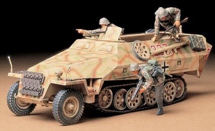 Tamiya 1/35 SD KFZ 251/1 AUF D i gruppen SPORT, FRITID & HOBBY / Hobby / Plastik modeller / Militære køretøjer (land) hos TP E-commerce Nordic AB (A06307)