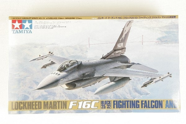 Tamiya 1/48 F-16C (block 25/32) i gruppen SPORT, FRITID & HOBBY / Hobby / Plastik modeller / Fly & Helikoptere hos TP E-commerce Nordic AB (A06446)