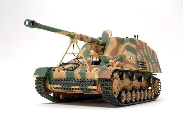 Tamiya 1/35 Nashorn Heavy Tank Destroyer - German i gruppen SPORT, FRITID & HOBBY / Hobby / Plastik modeller / Militære køretøjer (land) hos TP E-commerce Nordic AB (A06531)