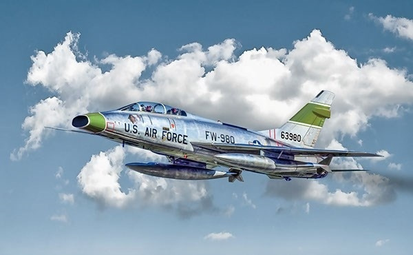 Italeri 1:72 F-100F Super Sabre i gruppen SPORT, FRITID & HOBBY / Hobby / Plastik modeller / Fly & Helikoptere hos TP E-commerce Nordic AB (A07174)