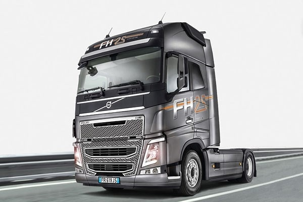 Italeri 1:24 Volvo FH4 Globetrotter XL i gruppen SPORT, FRITID & HOBBY / Hobby / Plastik modeller / Biler hos TP E-commerce Nordic AB (A07218)