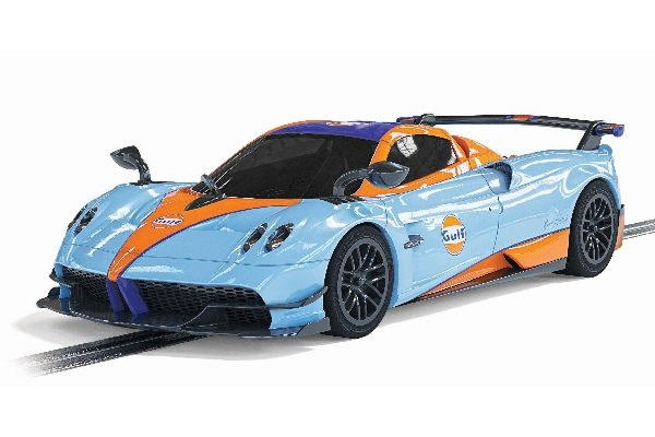 SCALEXTRIC Pagani Huayra BC Roadster, Gulf Edition i gruppen LEGETØJ, BØRN & BABY / Radiostyrede / Bilbaner / Bilar hos TP E-commerce Nordic AB (C29681)