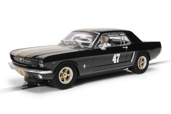 SCALEXTRIC Ford Mustang - Black and Gold 1:32 i gruppen LEGETØJ, BØRN & BABY / Radiostyrede / Bilbaner / Bilar hos TP E-commerce Nordic AB (C29719)