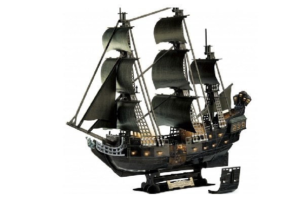 Revell 3D Puzzle Black Pearl LED Edition i gruppen SPORT, FRITID & HOBBY / Hobby / Plastik modeller / Skib hos TP E-commerce Nordic AB (C29844)