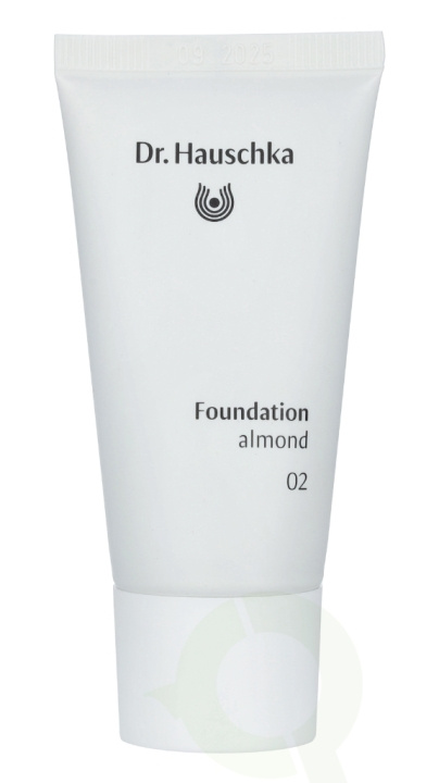 Dr. Hauschka Foundation 30 ml #02 Almond i gruppen SKØNHED & HELSE / Makeup / Makeup ansigt / Foundation hos TP E-commerce Nordic AB (C41394)