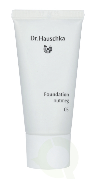 Dr. Hauschka Foundation 30 ml #05 Nutmeg i gruppen SKØNHED & HELSE / Makeup / Makeup ansigt / Foundation hos TP E-commerce Nordic AB (C41396)