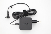 ASUS AC-adapter 45 W, 19 V strömförsörjning för bärbara datorer (0A001-00692500) i gruppen COMPUTERTILBEHØR / Bærbare computere og tilbehør / Oplader / Opladere til laptops / ASUS hos TP E-commerce Nordic AB (C68260)