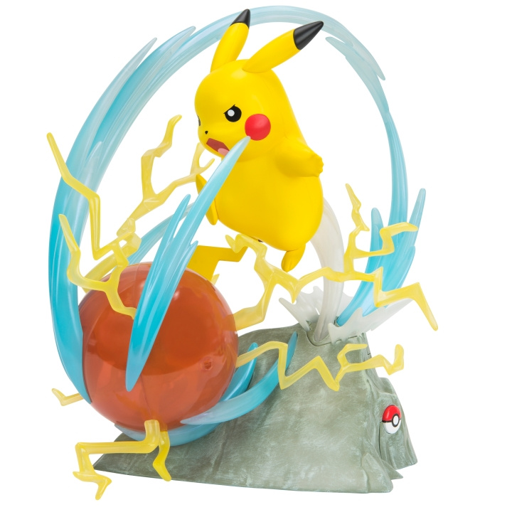 Pokémon Deluxe samlerstatue Pikachu 33 cm (Pkw2370) i gruppen LEGETØJ, BØRN & BABY / Legetøj / Figurer, miniaturer og tilbehør hos TP E-commerce Nordic AB (C85356)