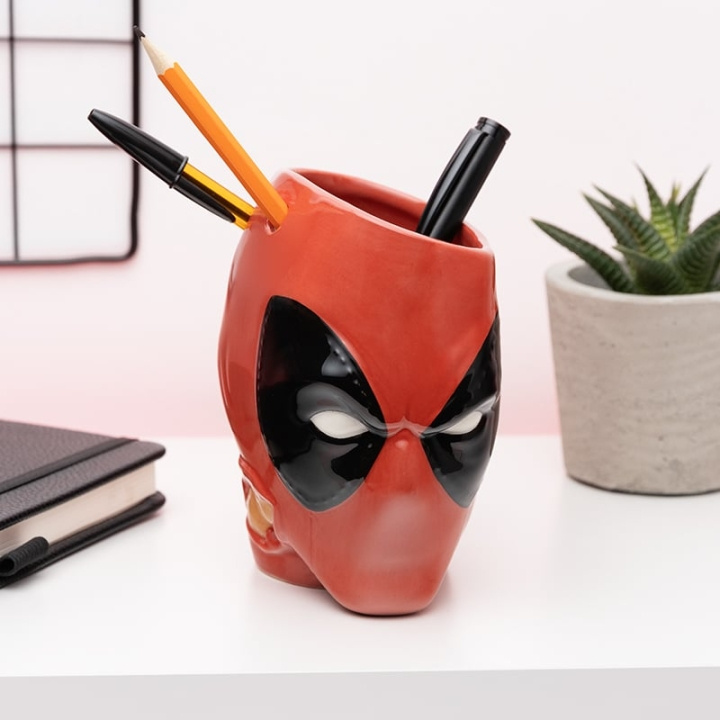 Paladone Deadpool Pen and Plant Pot i gruppen SPORT, FRITID & HOBBY / Sjove gadgets / Sjove gadgets hos TP E-commerce Nordic AB (C86813)