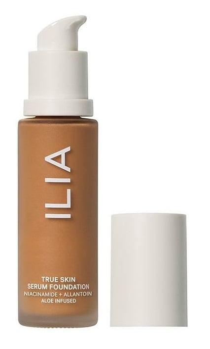 ILIA True Skin Serum Foundation Sardinien SF10.5 30 ml i gruppen SKØNHED & HELSE / Makeup / Makeup ansigt / Foundation hos TP E-commerce Nordic AB (C89645)