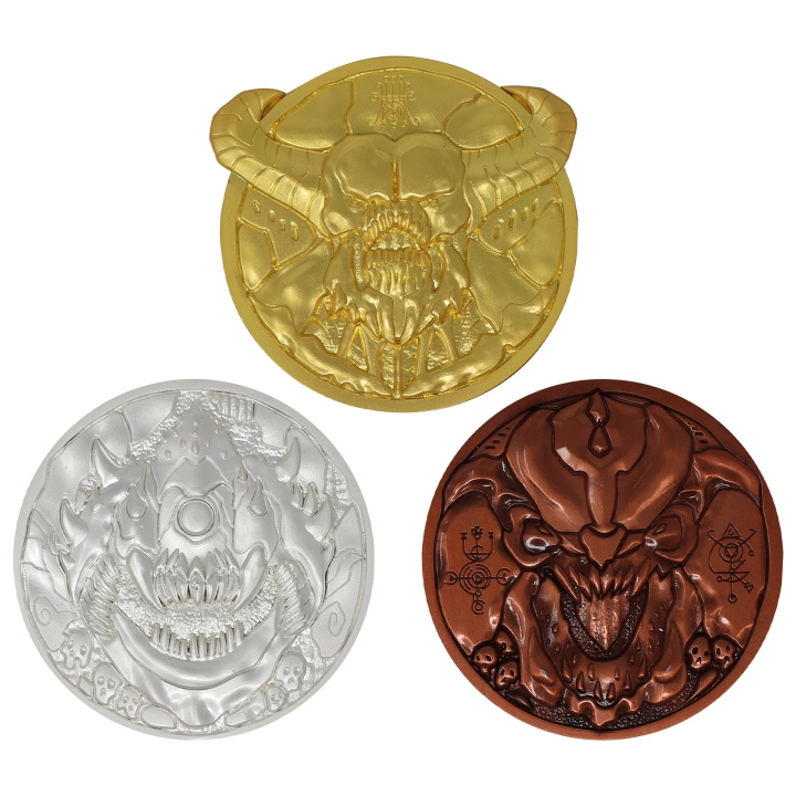 Fanatik DOOM Limited Edition Set of 3 Arcade Mode Medallion Collection i gruppen SPORT, FRITID & HOBBY / Sjove gadgets / Samlergenstande hos TP E-commerce Nordic AB (C94283)