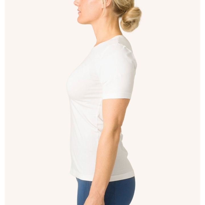 SWEDISH POSTURE T-shirt Dame Posture Reminder Hvid S i gruppen SPORT, FRITID & HOBBY / Accessories / T-shirts hos TP E-commerce Nordic AB (D11350)